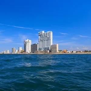 Courtyard By Marriott Mazatlán